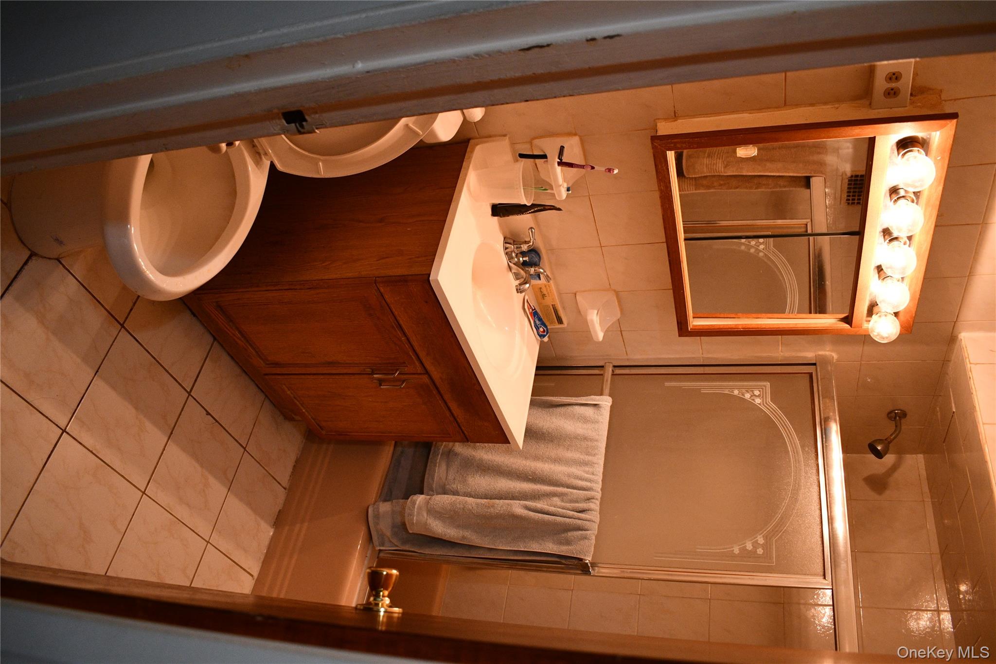 158-04 84 Road, Jamaica Hills, NY 11432