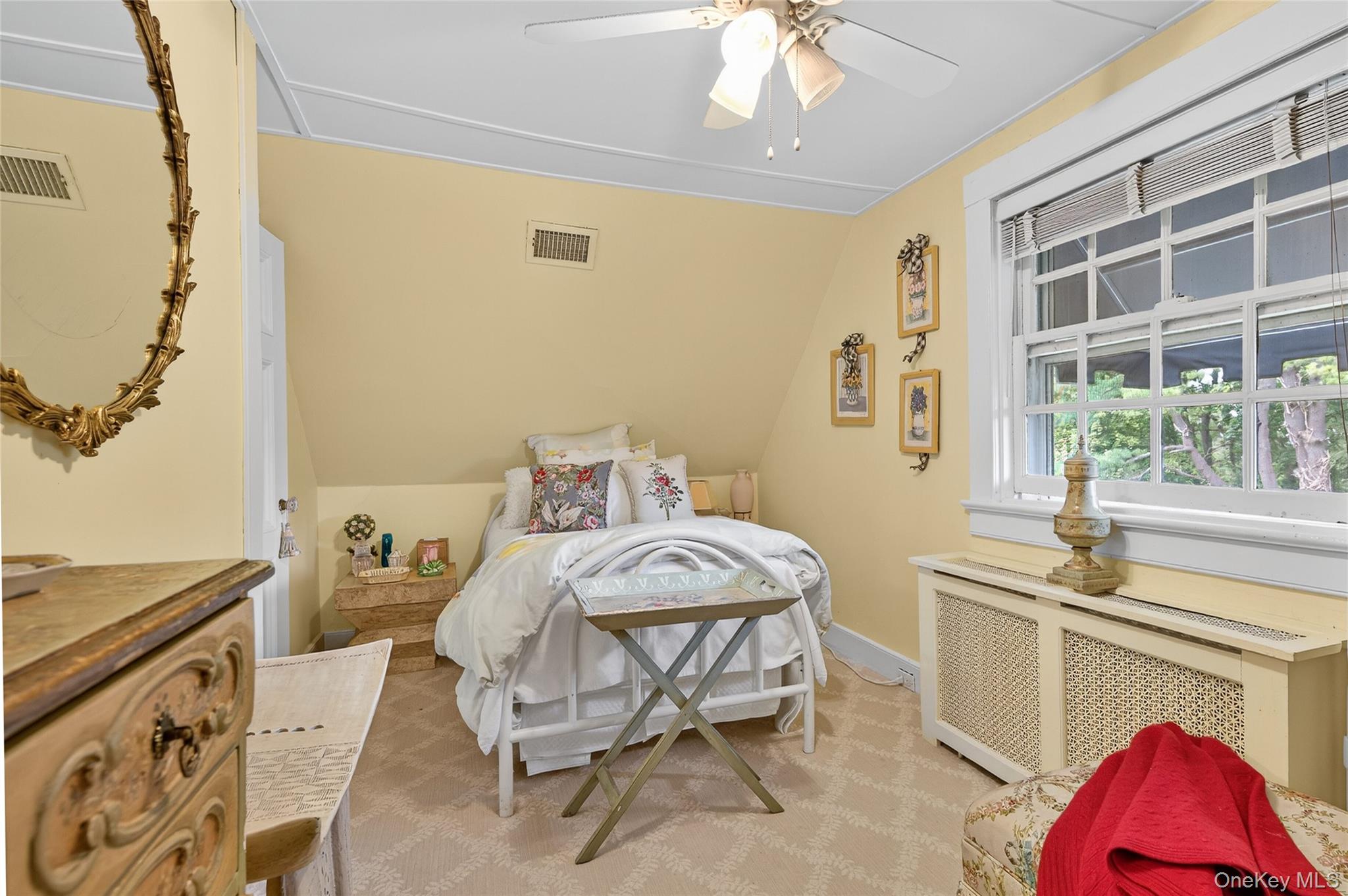 42 Clocktower Lane, Old Westbury, NY 11568