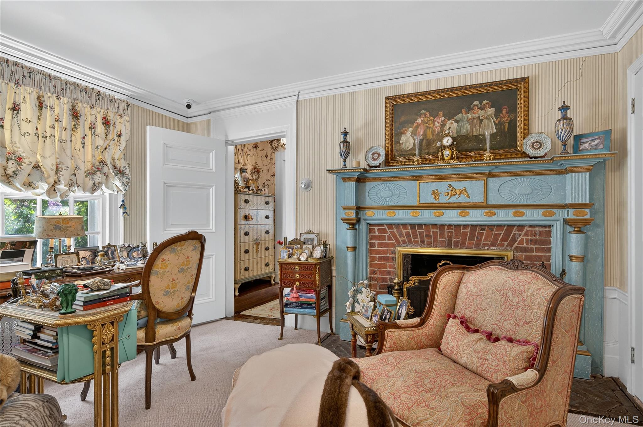 42 Clocktower Lane, Old Westbury, NY 11568