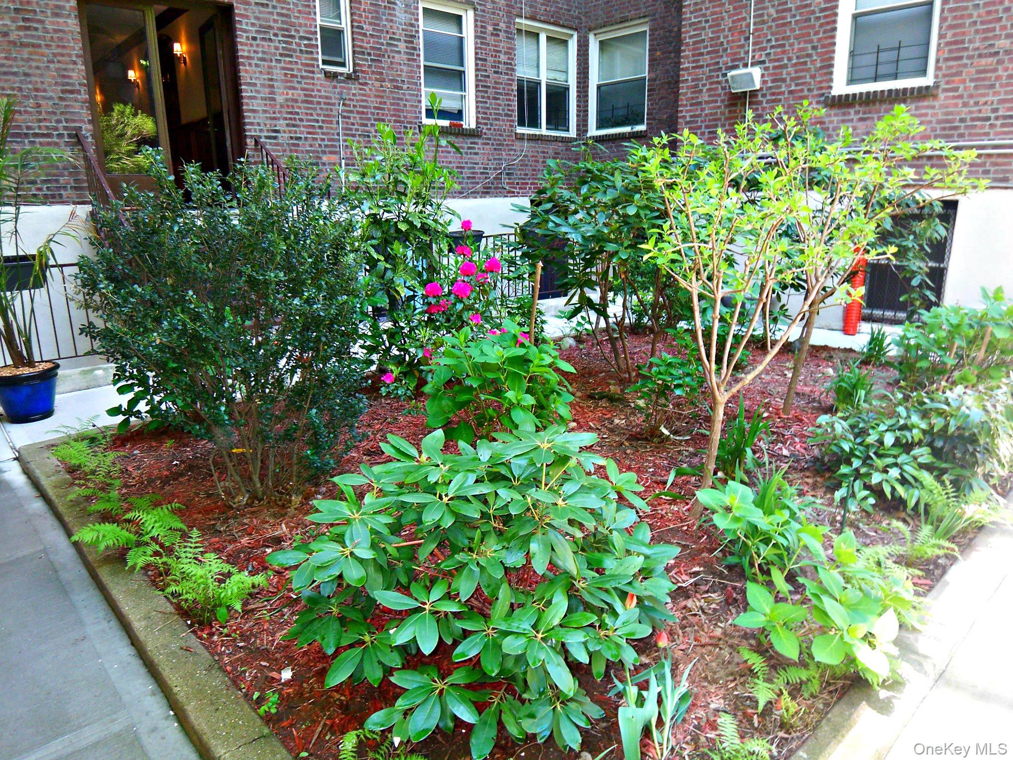 73-37 Austin Street # 2D, Forest Hills, NY 11375