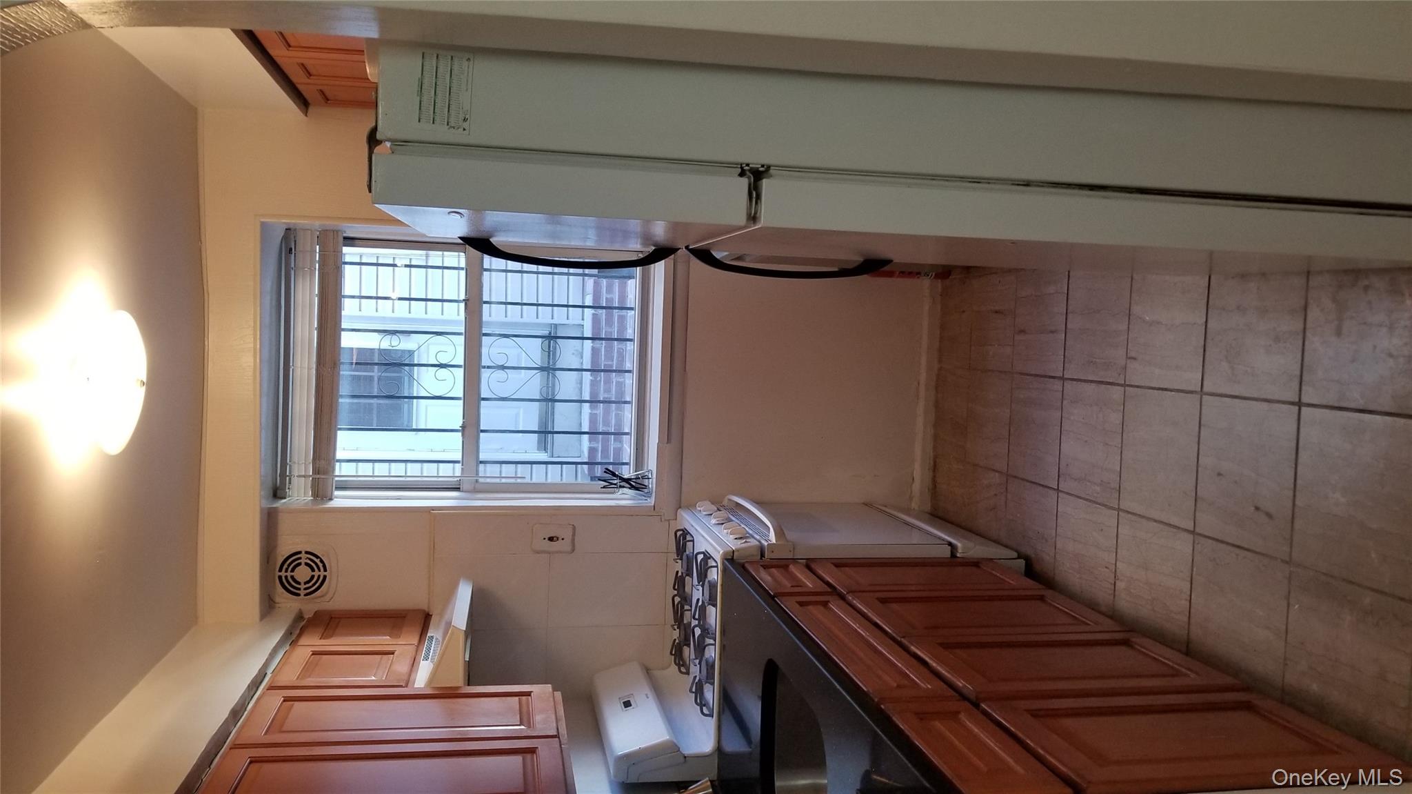 41-21 39 Place, Sunnyside, NY 11104