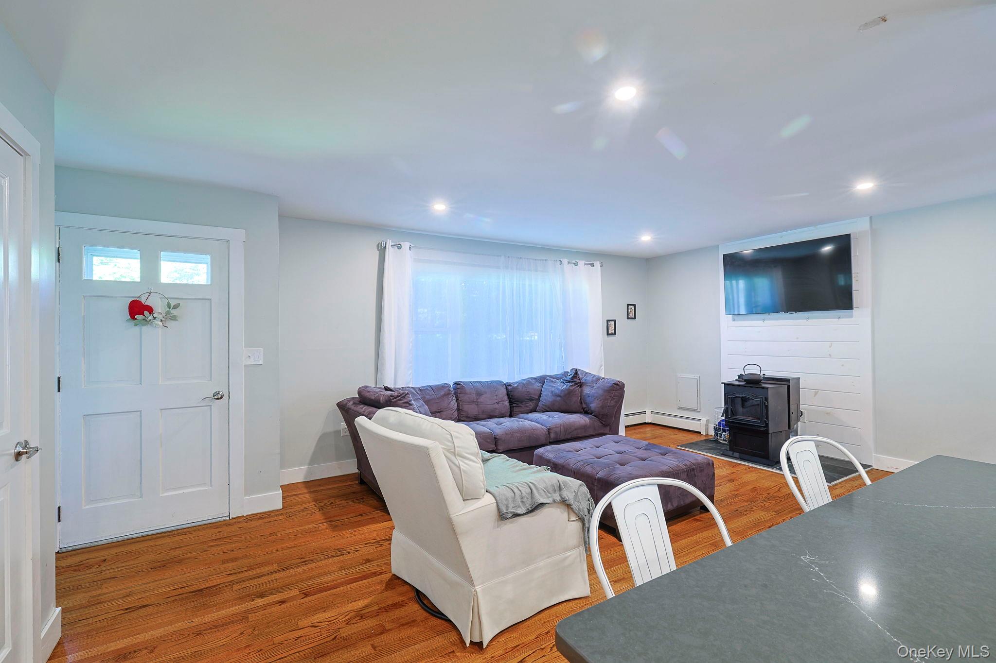 587 Winterton Road, Bloomingburg, NY 12721