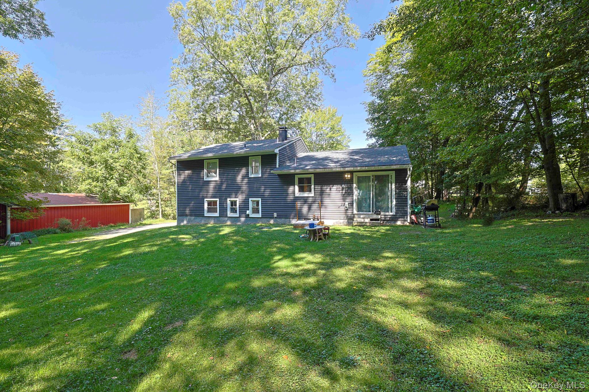 587 Winterton Road, Bloomingburg, NY 12721