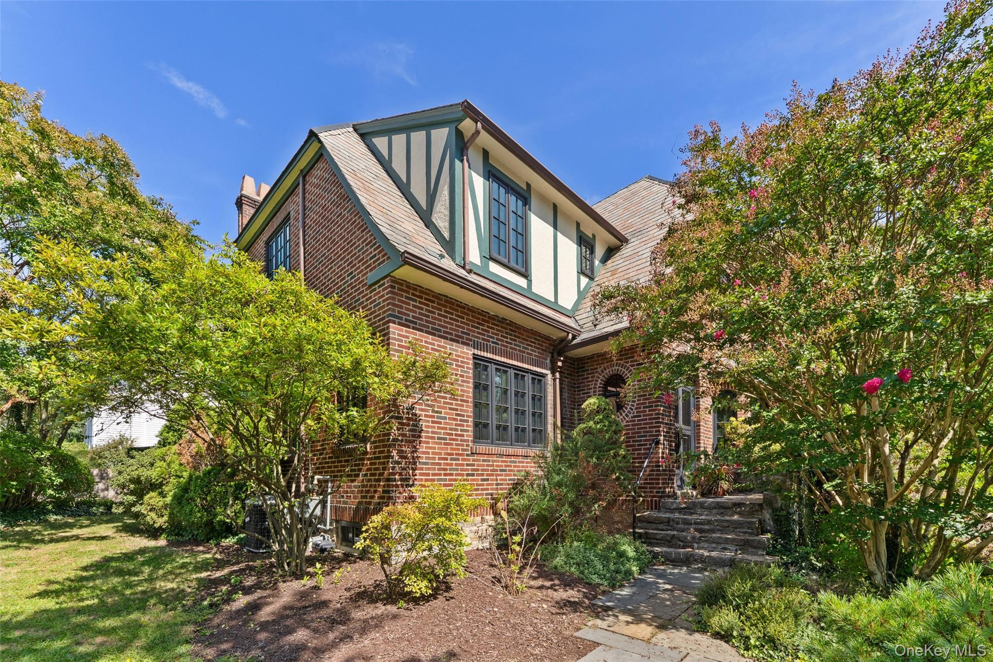 66 Rossmore Avenue, Bronxville, NY 10708