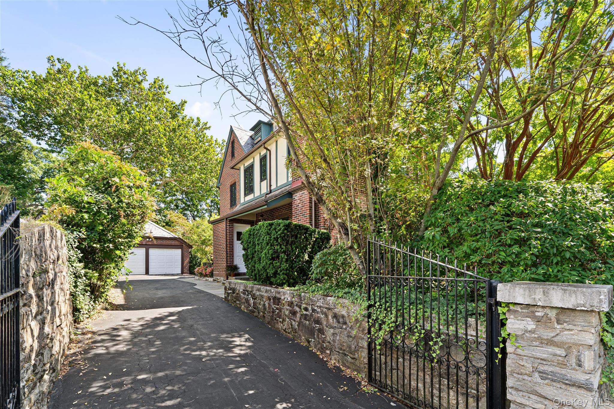 66 Rossmore Avenue, Bronxville, NY 10708