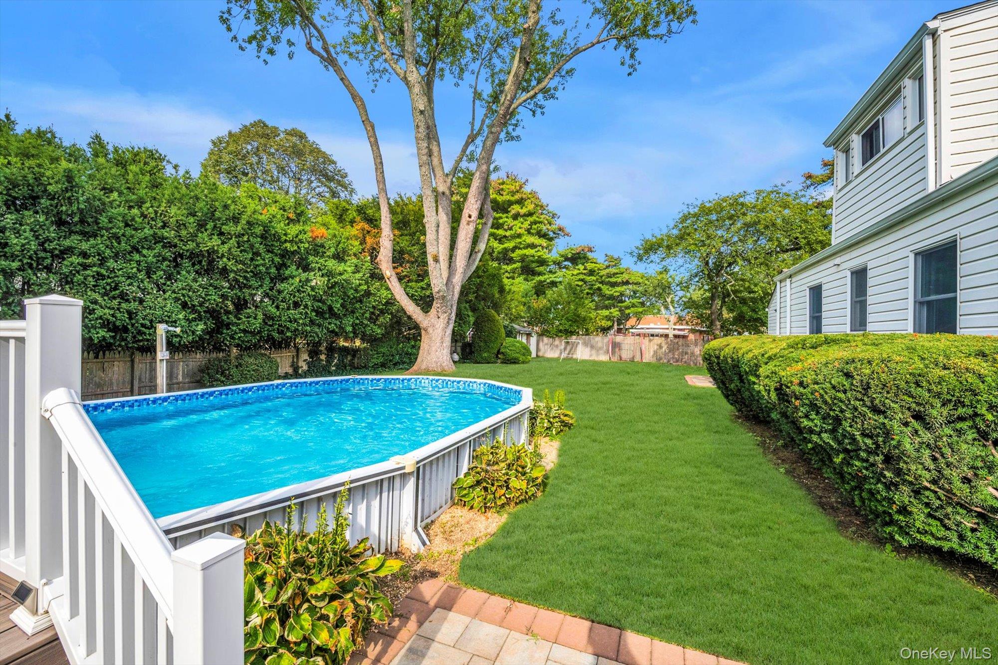 91 7th Street, Hicksville, NY 11801