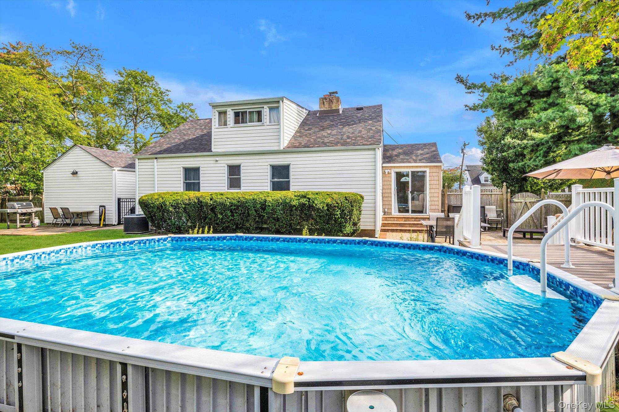 91 7th Street, Hicksville, NY 11801