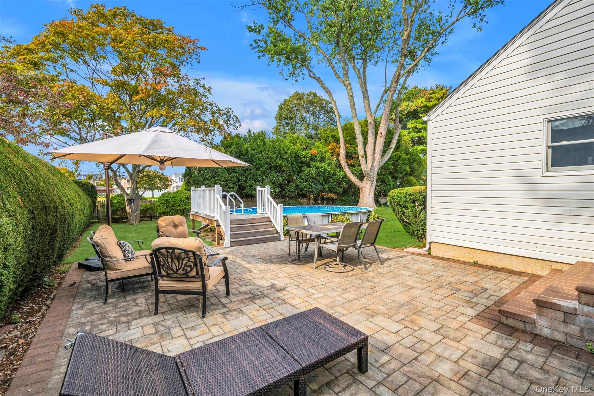 91 7th Street, Hicksville, NY 11801