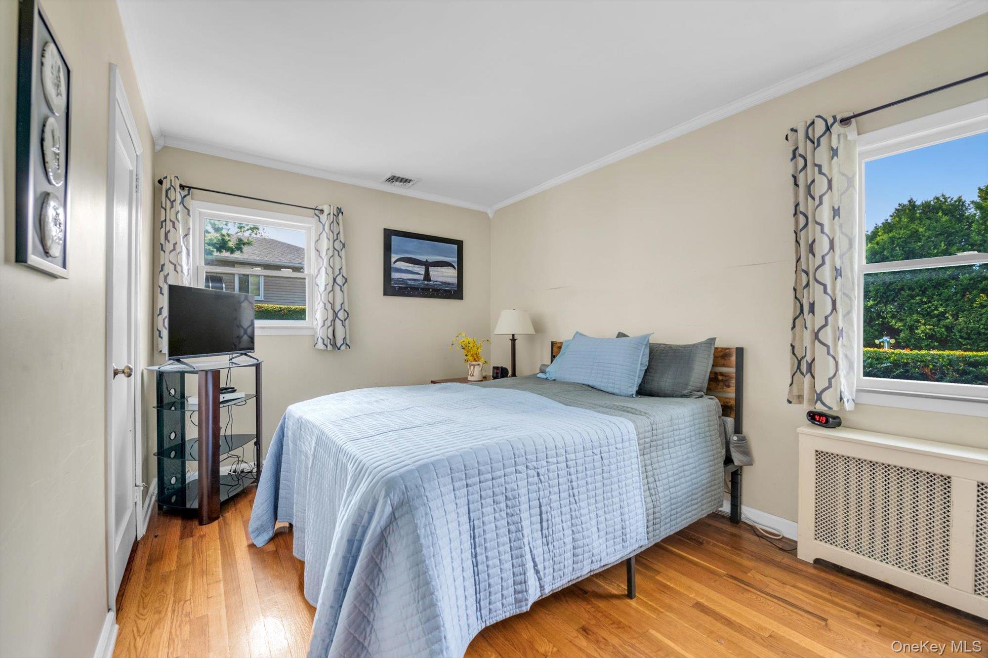 91 7th Street, Hicksville, NY 11801