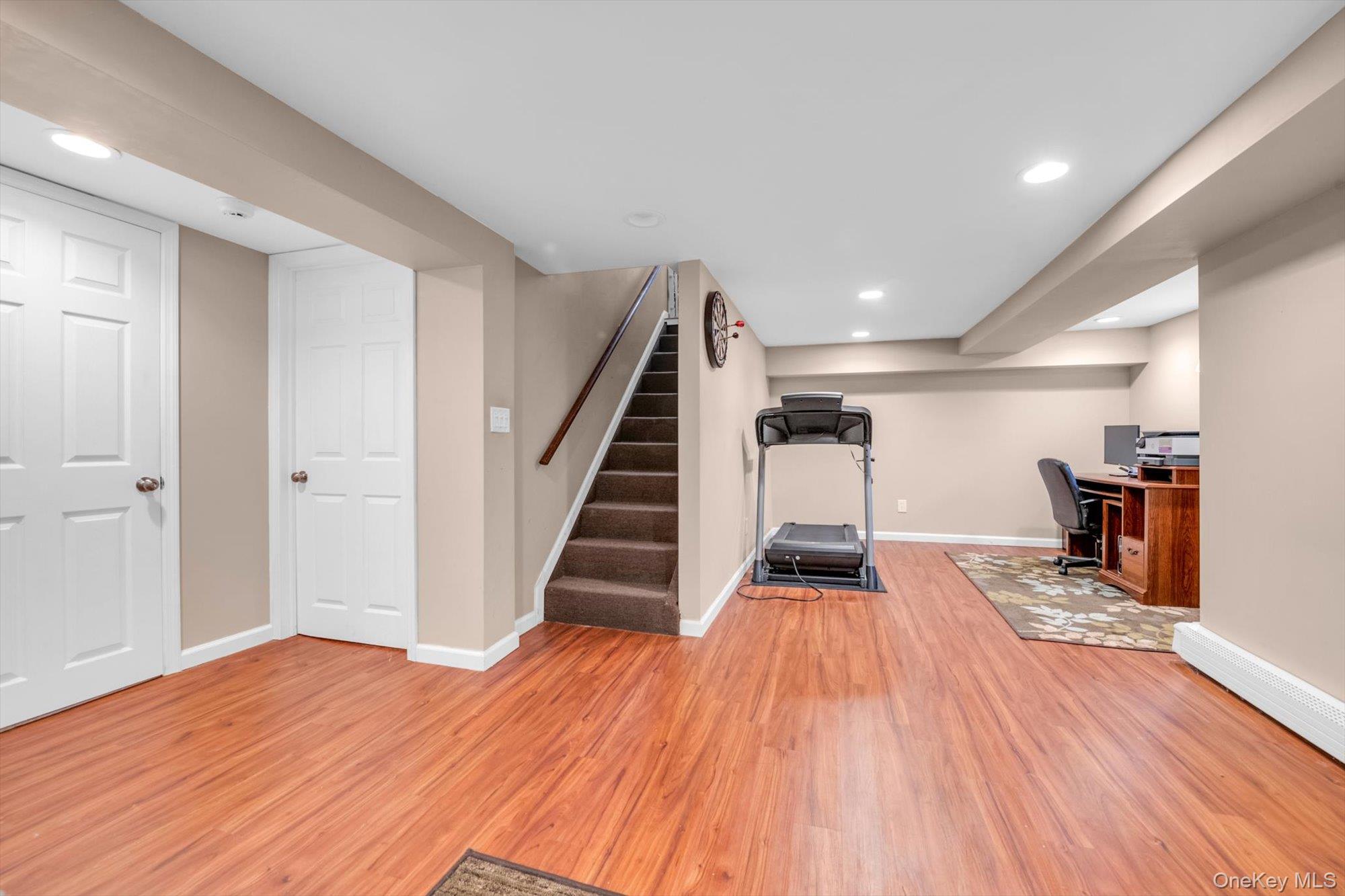 91 7th Street, Hicksville, NY 11801