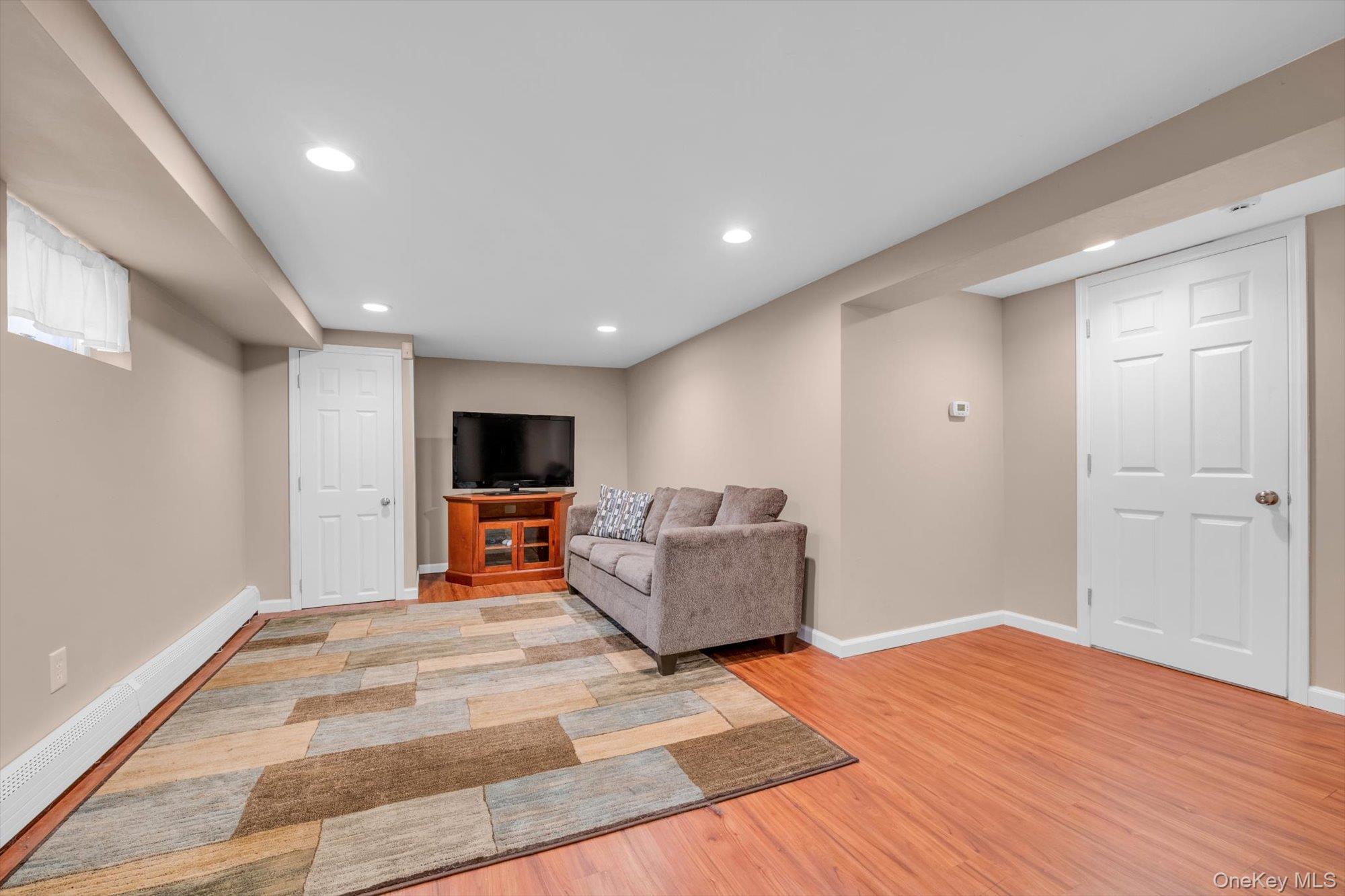 91 7th Street, Hicksville, NY 11801