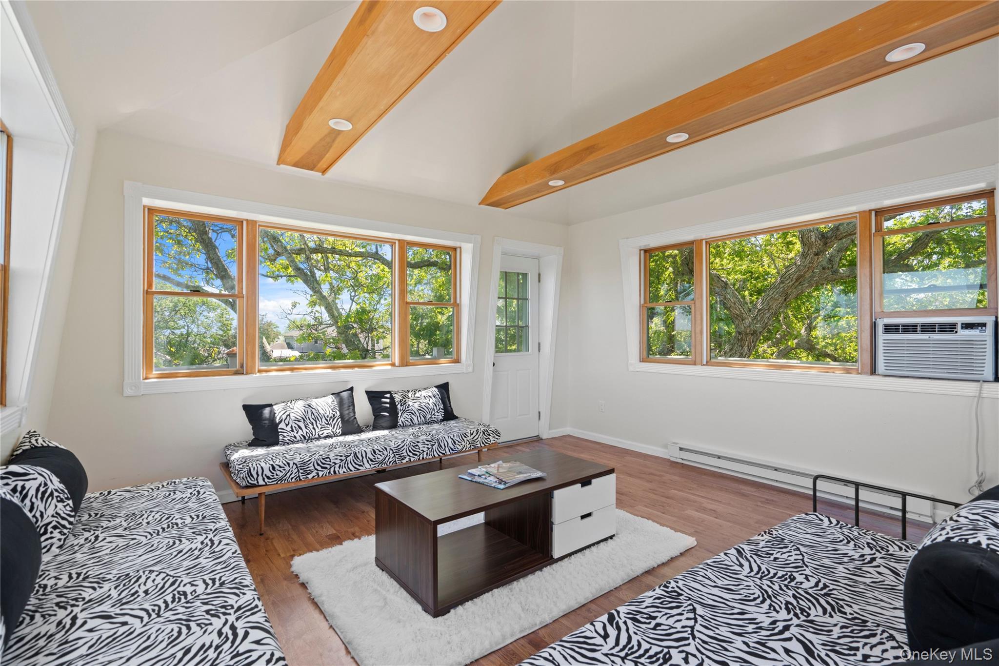 55 W End Avenue, East Quogue, NY 11942