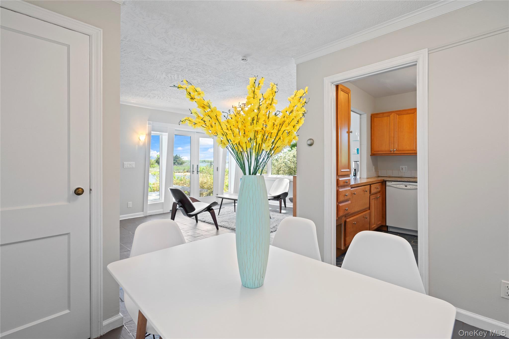 55 W End Avenue, East Quogue, NY 11942