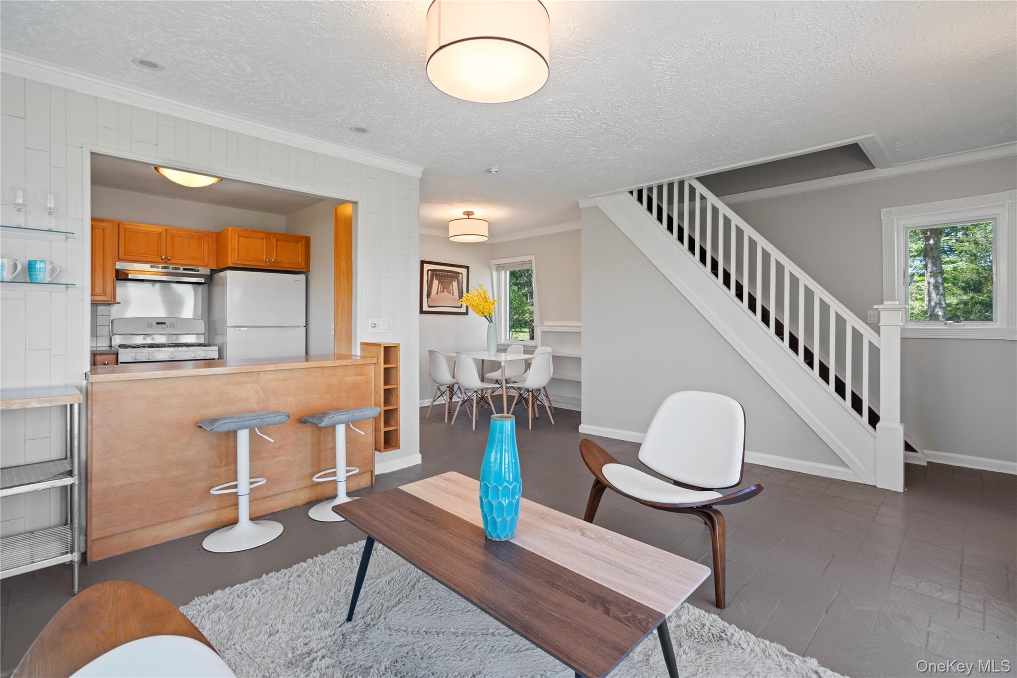 55 W End Avenue, East Quogue, NY 11942