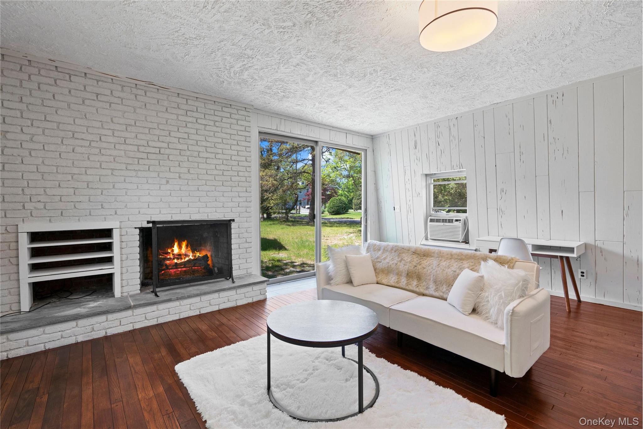 55 W End Avenue, East Quogue, NY 11942