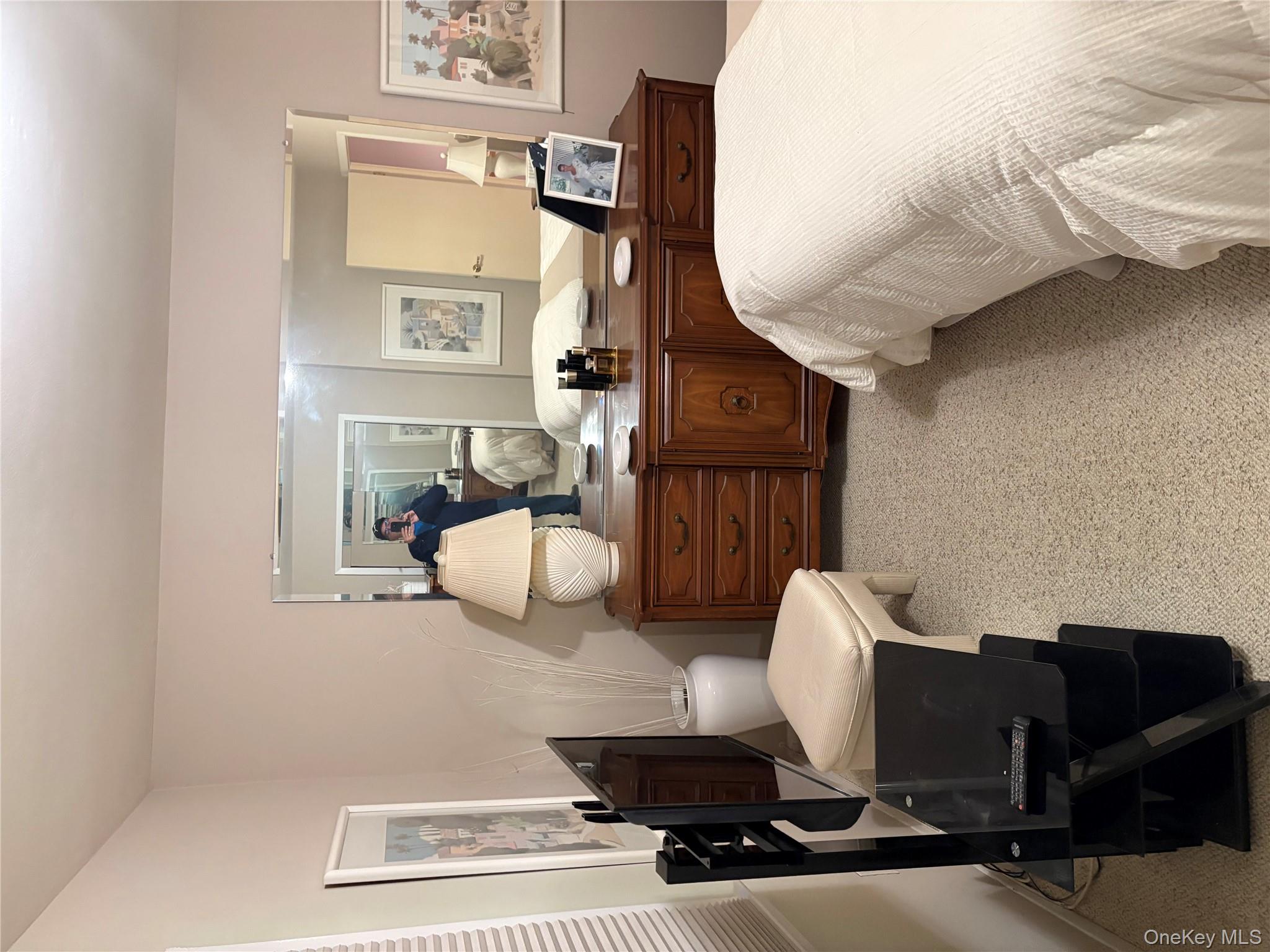 25011 40th Avenue, Little Neck, NY 11363