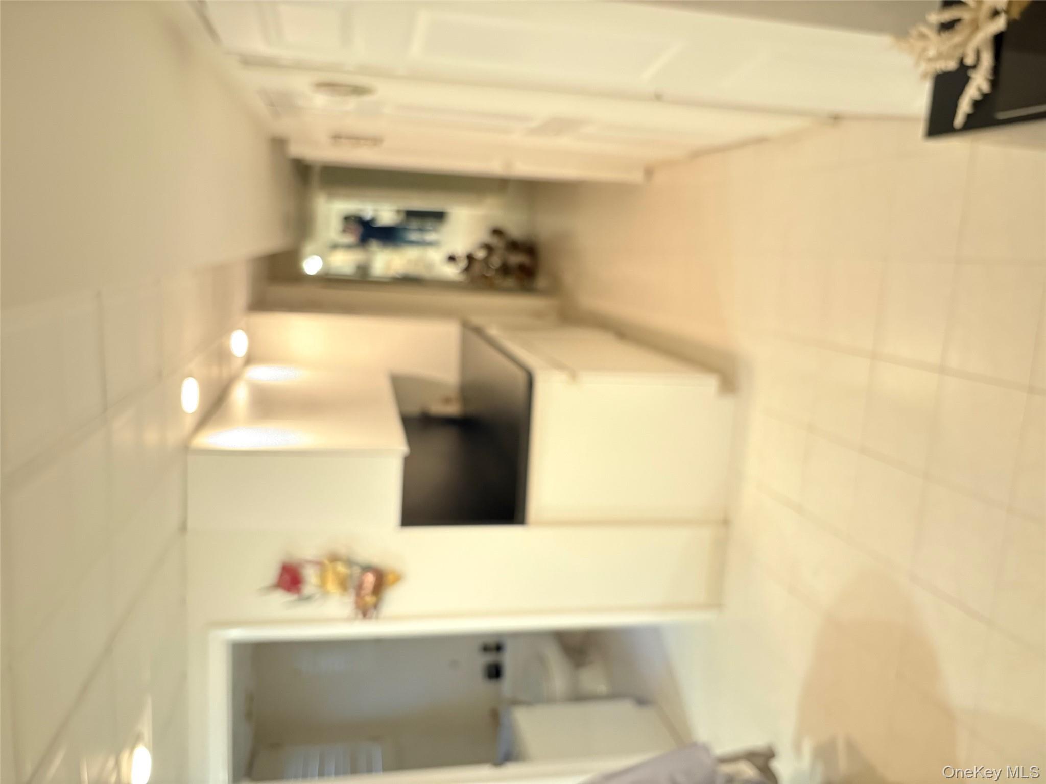 25011 40th Avenue, Little Neck, NY 11363