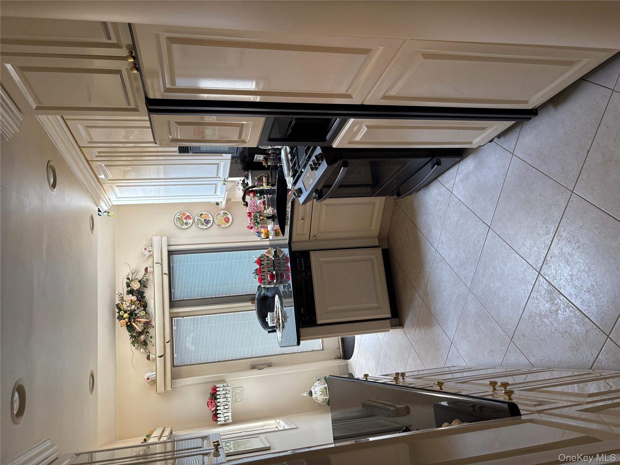 25011 40th Avenue, Little Neck, NY 11363