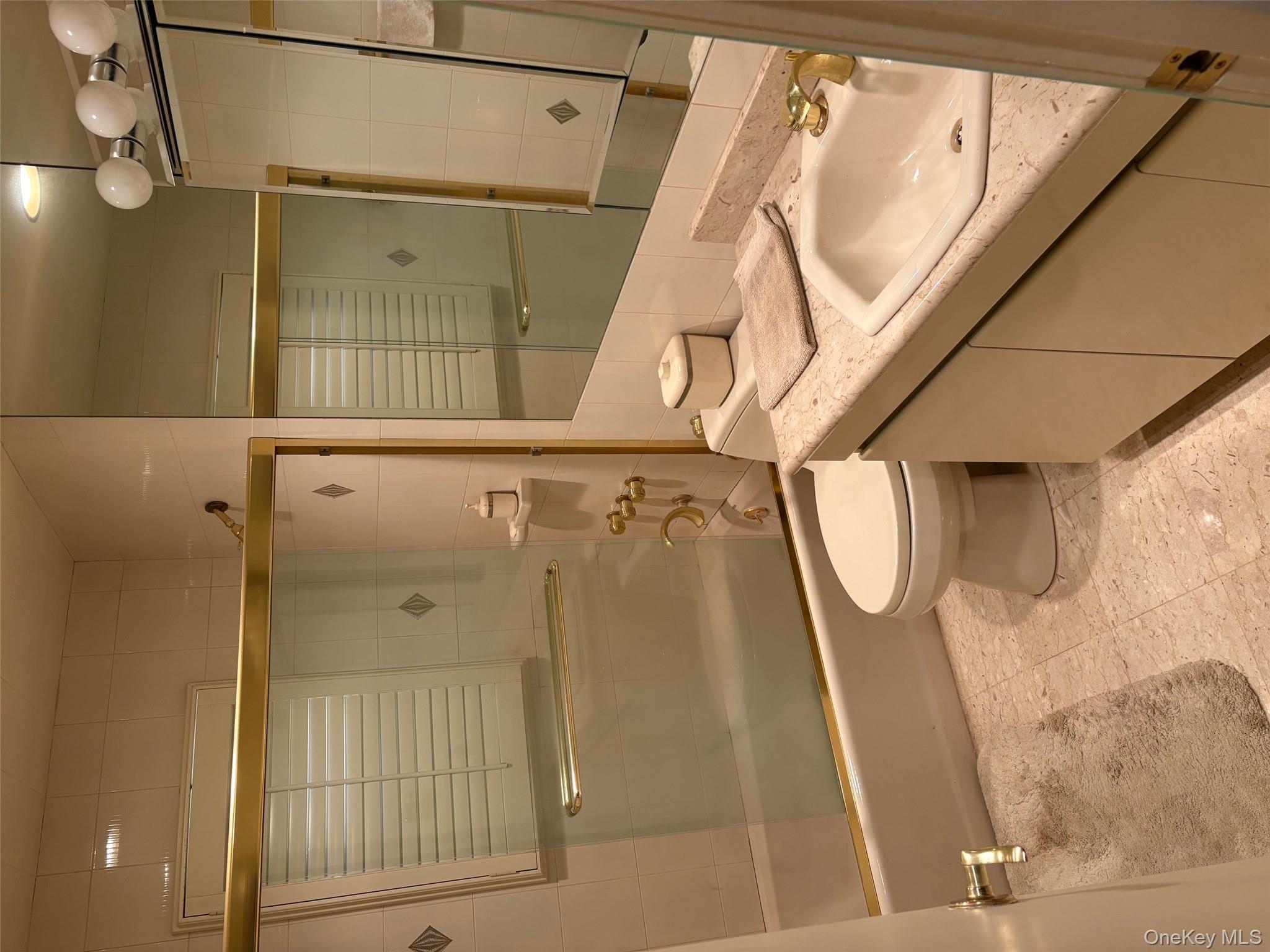 25011 40th Avenue, Little Neck, NY 11363