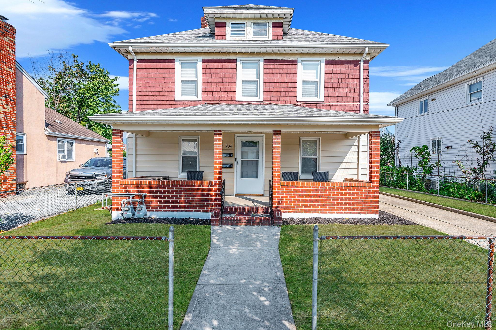 236 Jackson Avenue, Mineola, NY 11501