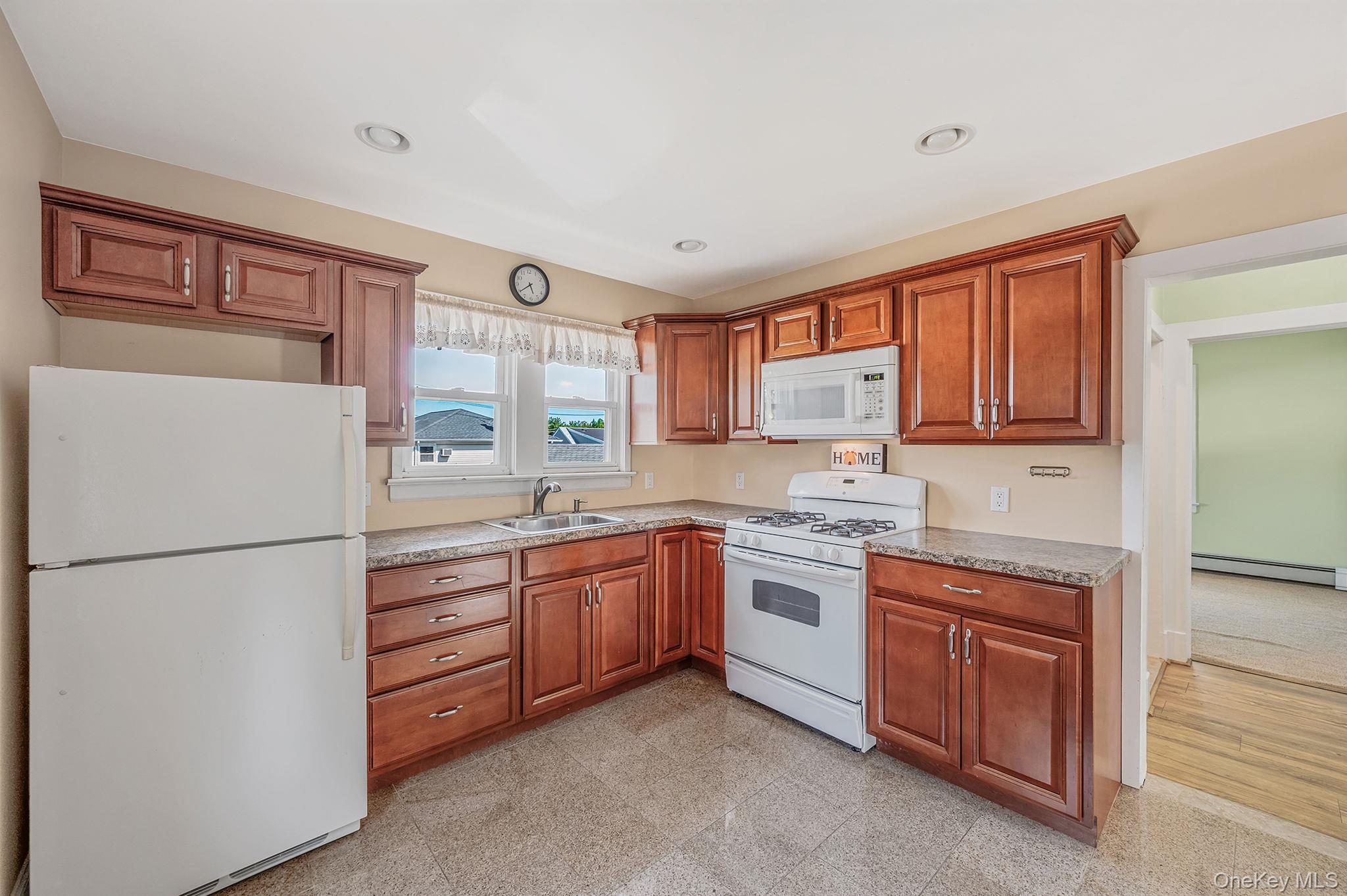 236 Jackson Avenue, Mineola, NY 11501