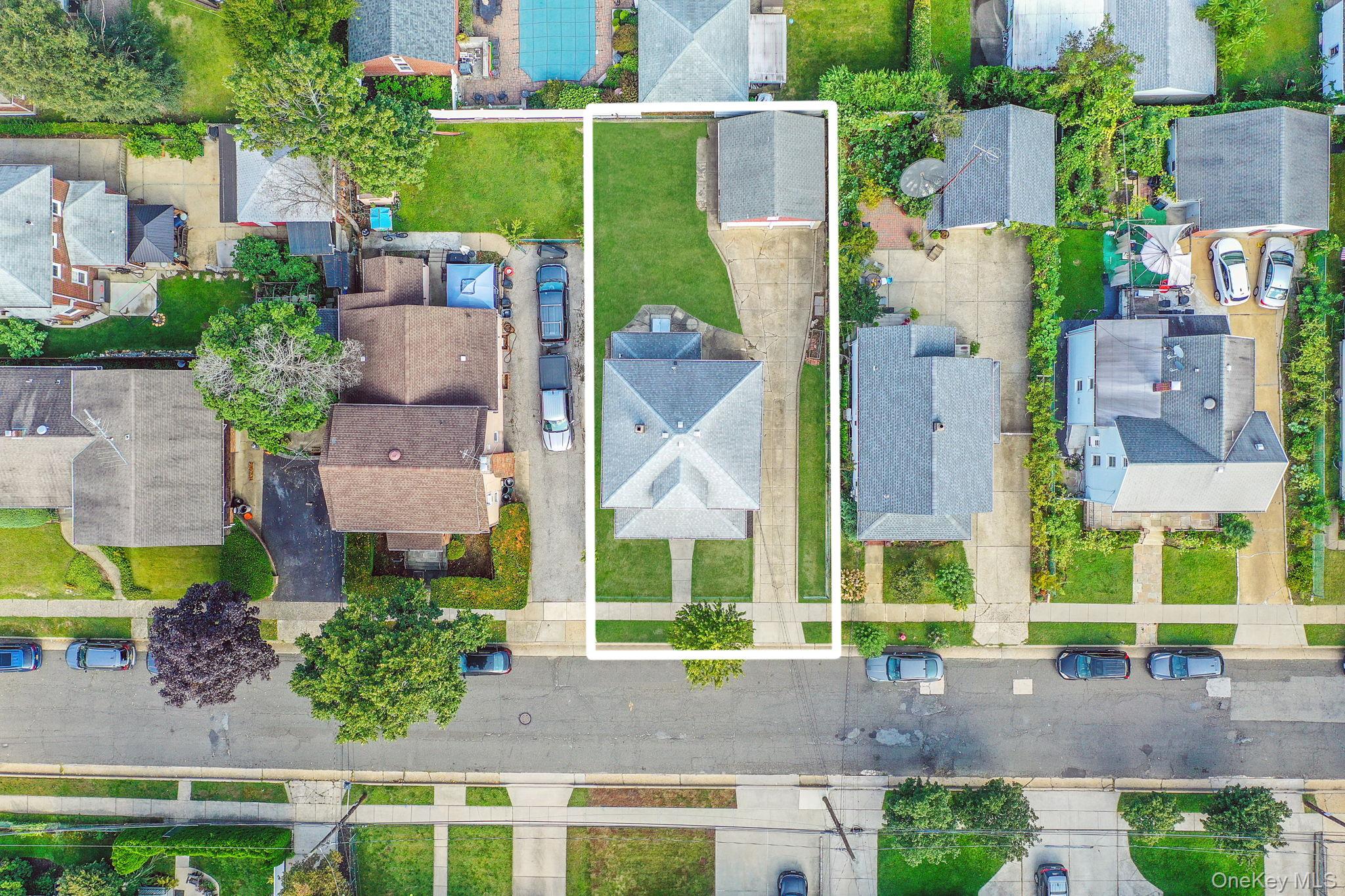 236 Jackson Avenue, Mineola, NY 11501