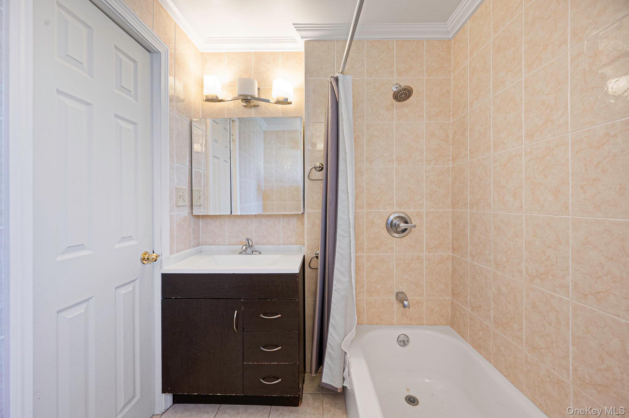 236 Jackson Avenue, Mineola, NY 11501