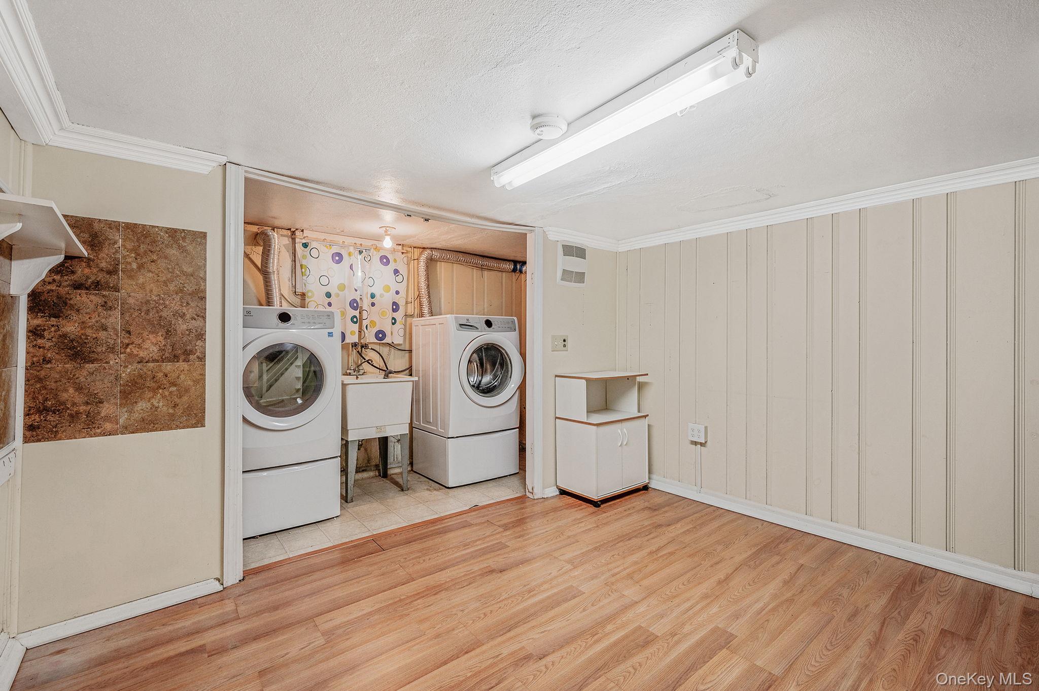 236 Jackson Avenue, Mineola, NY 11501