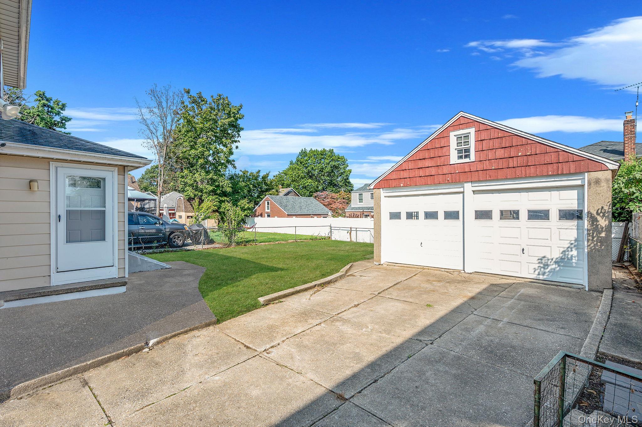 236 Jackson Avenue, Mineola, NY 11501