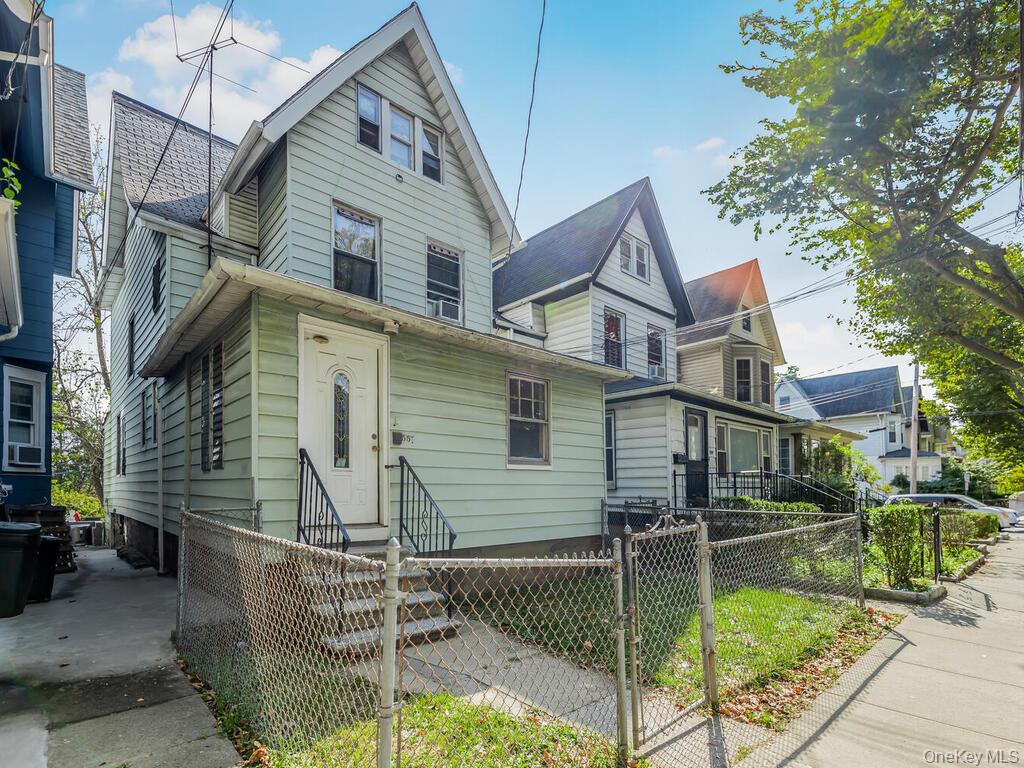 557 S 5th Avenue, Mount Vernon, NY 10550