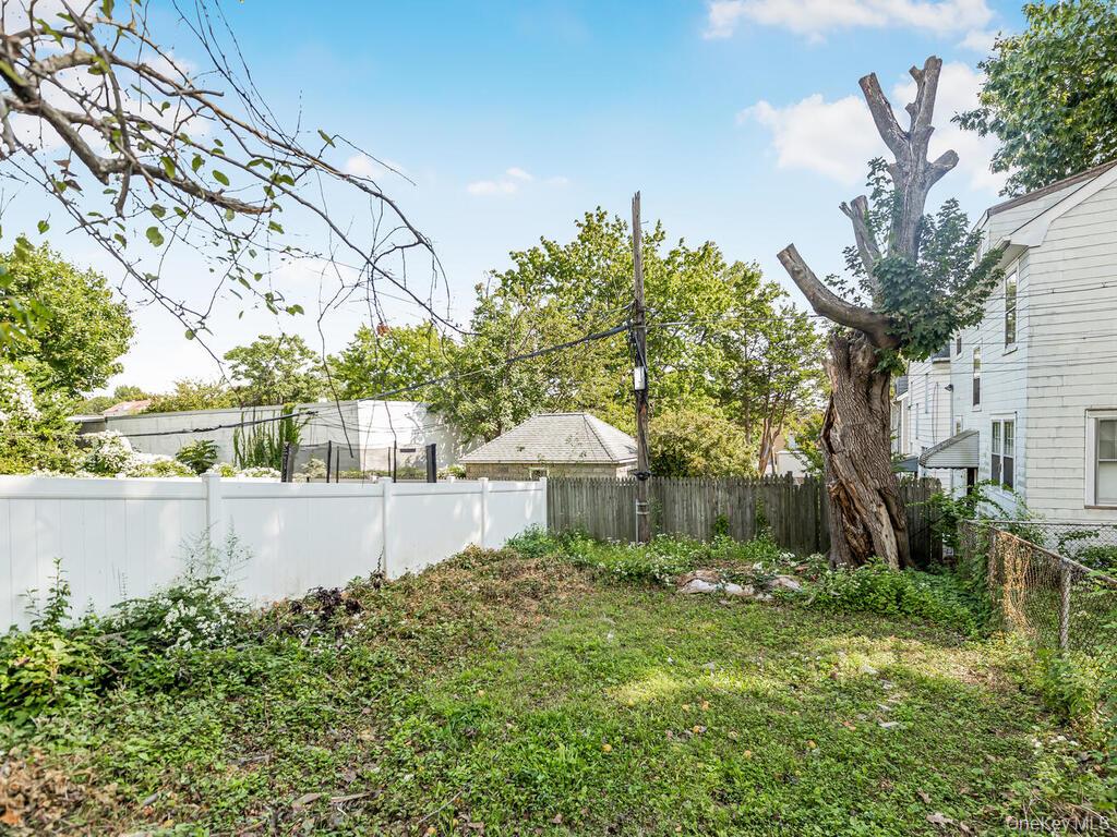 557 S 5th Avenue, Mount Vernon, NY 10550