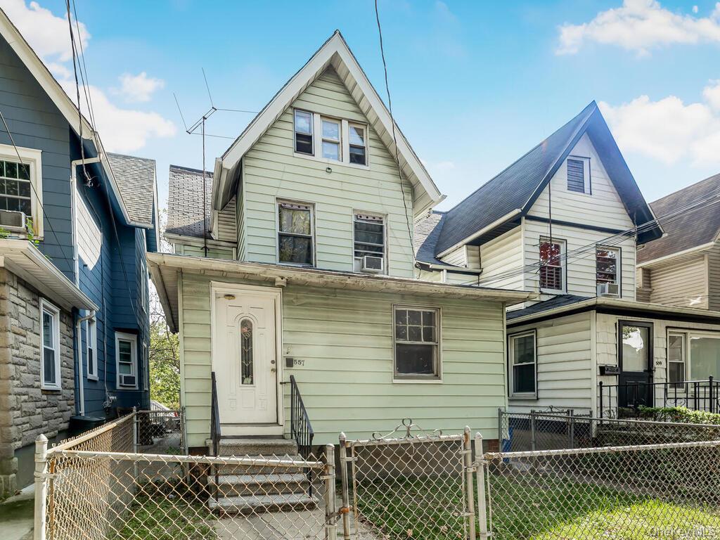 557 S 5th Avenue, Mount Vernon, NY 10550