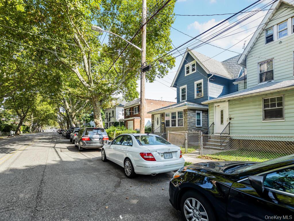 557 S 5th Avenue, Mount Vernon, NY 10550