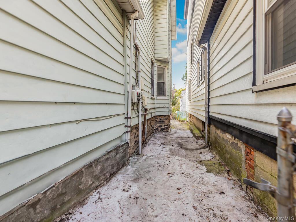 557 S 5th Avenue, Mount Vernon, NY 10550