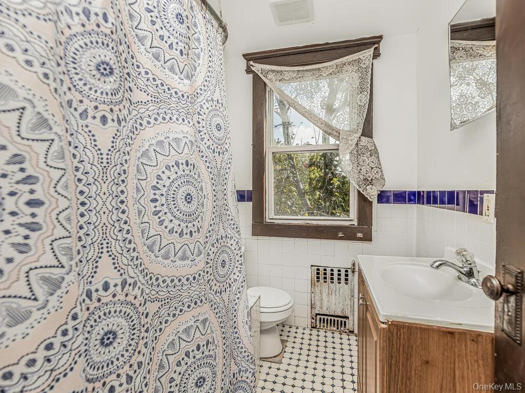 557 S 5th Avenue, Mount Vernon, NY 10550