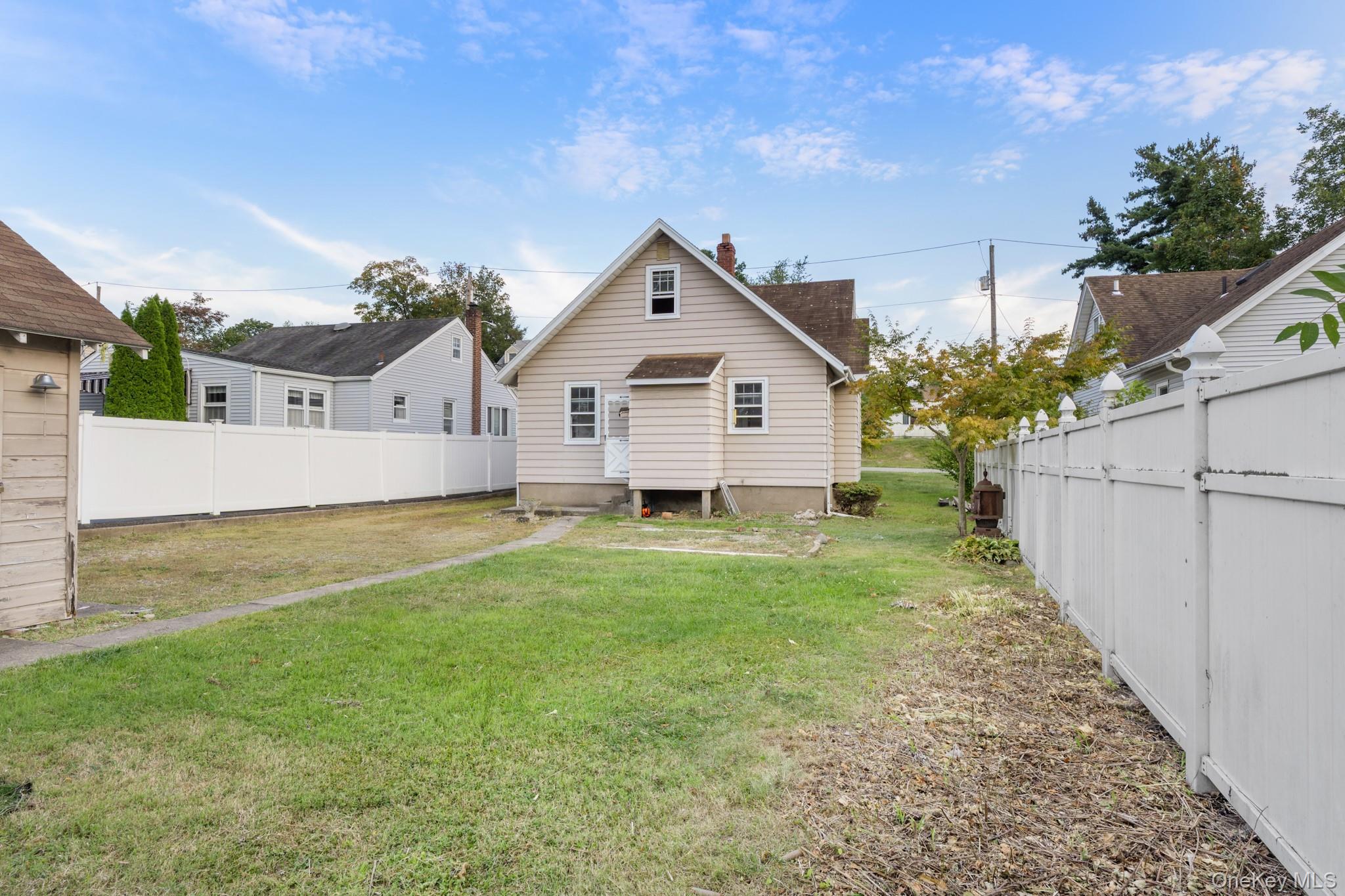 16 Oak Terrace, Suffern, NY 10901