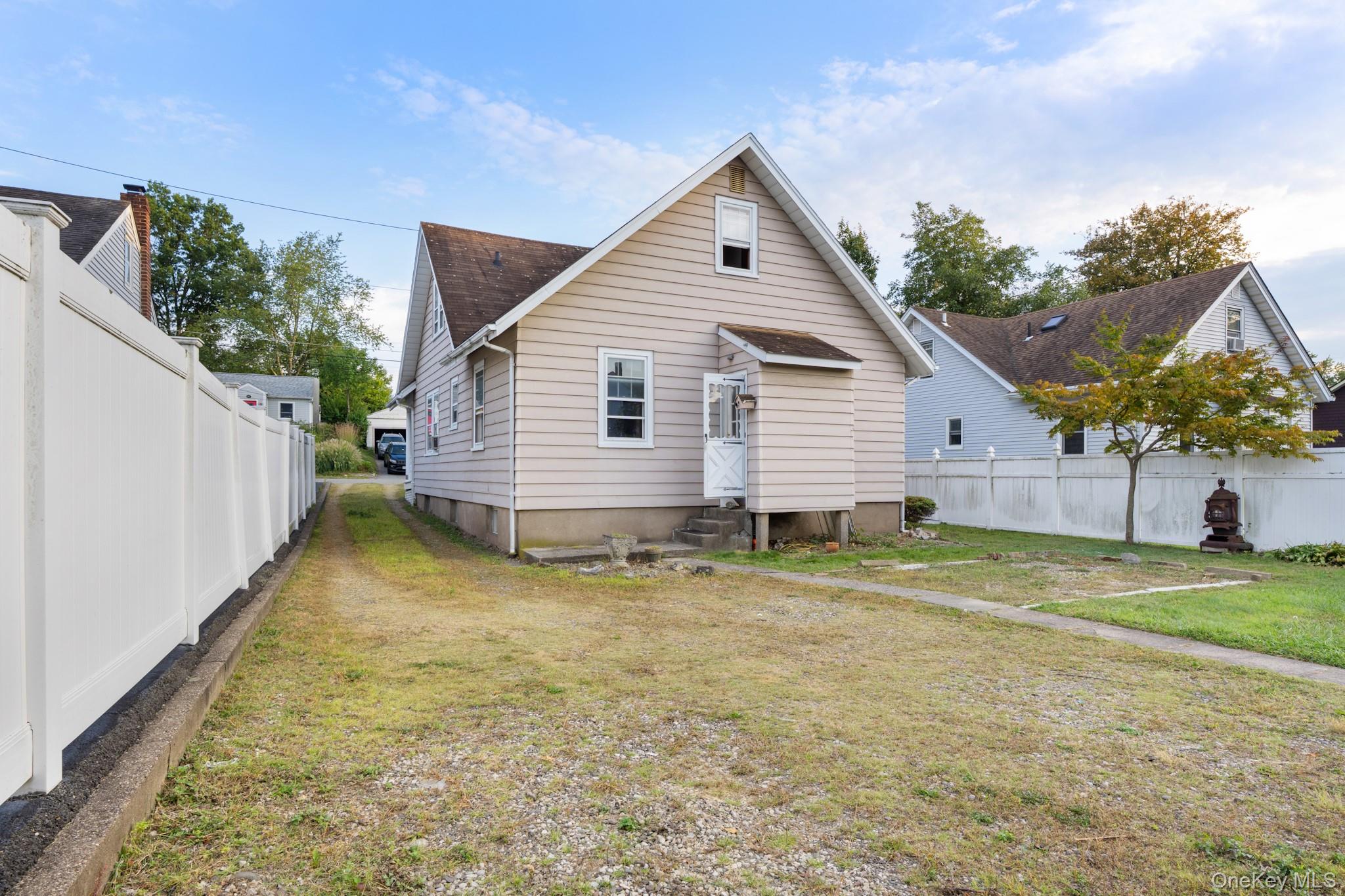 16 Oak Terrace, Suffern, NY 10901