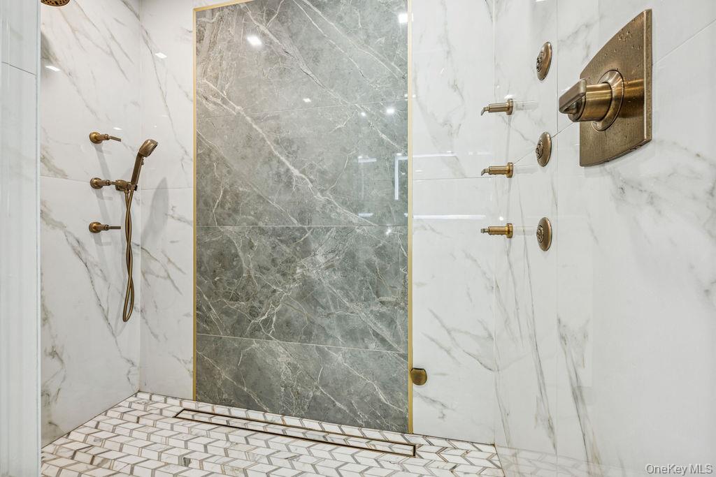 992 Dartmouth Lane, Woodmere, NY 11598