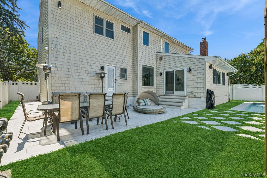 992 Dartmouth Lane, Woodmere, NY 11598