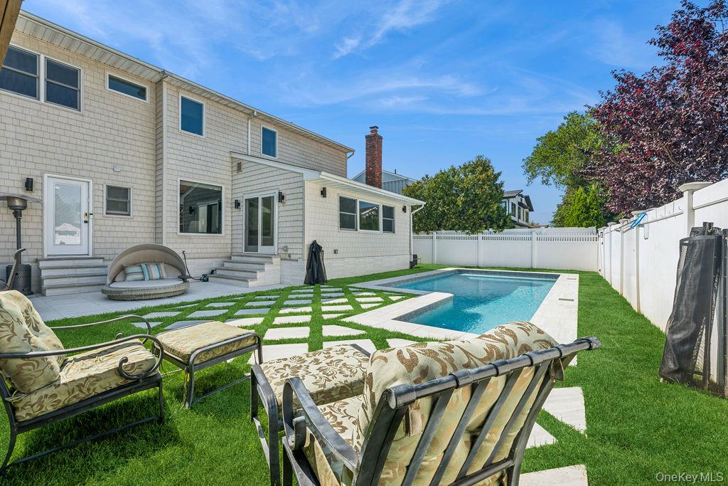 992 Dartmouth Lane, Woodmere, NY 11598