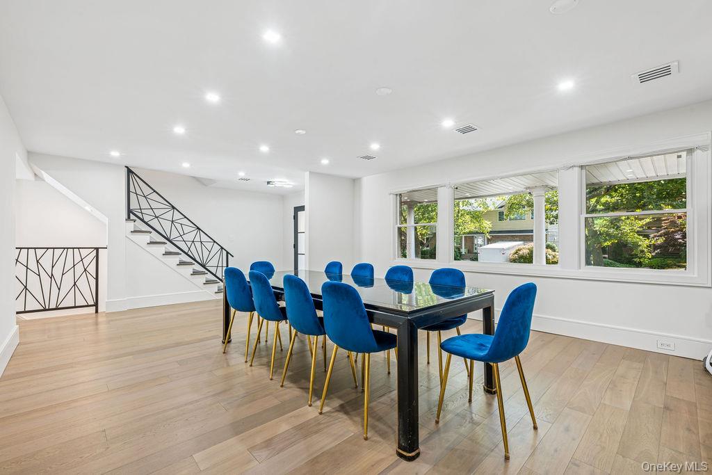 992 Dartmouth Lane, Woodmere, NY 11598