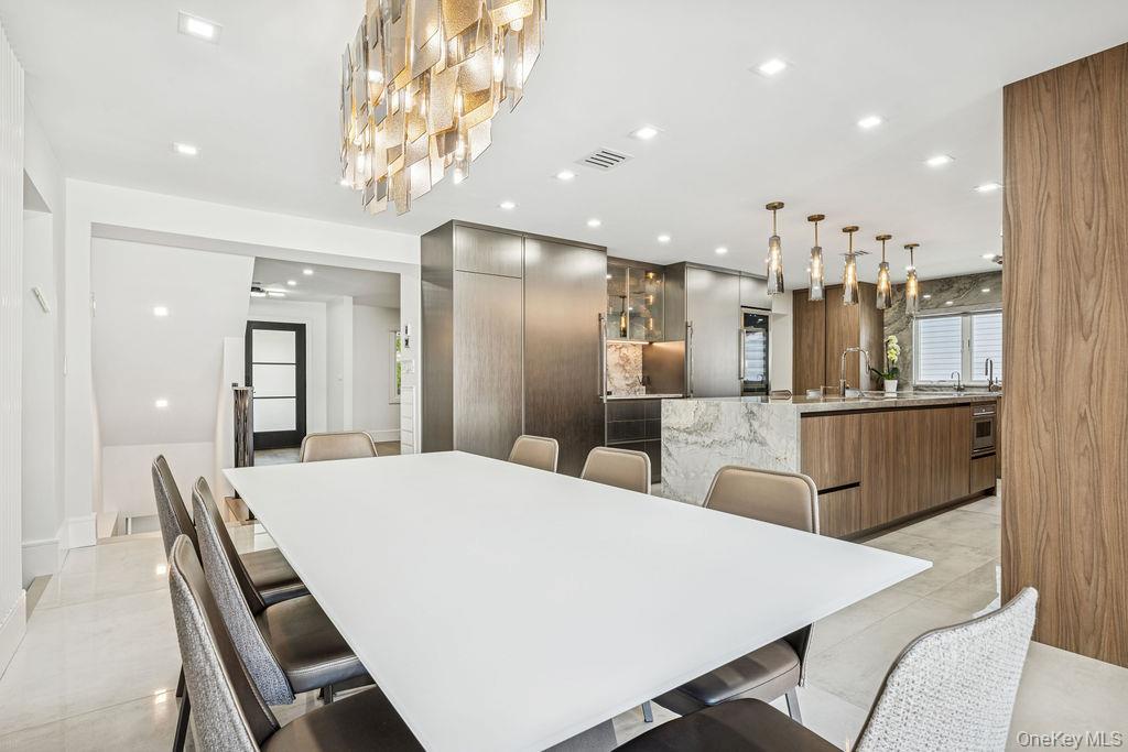 992 Dartmouth Lane, Woodmere, NY 11598