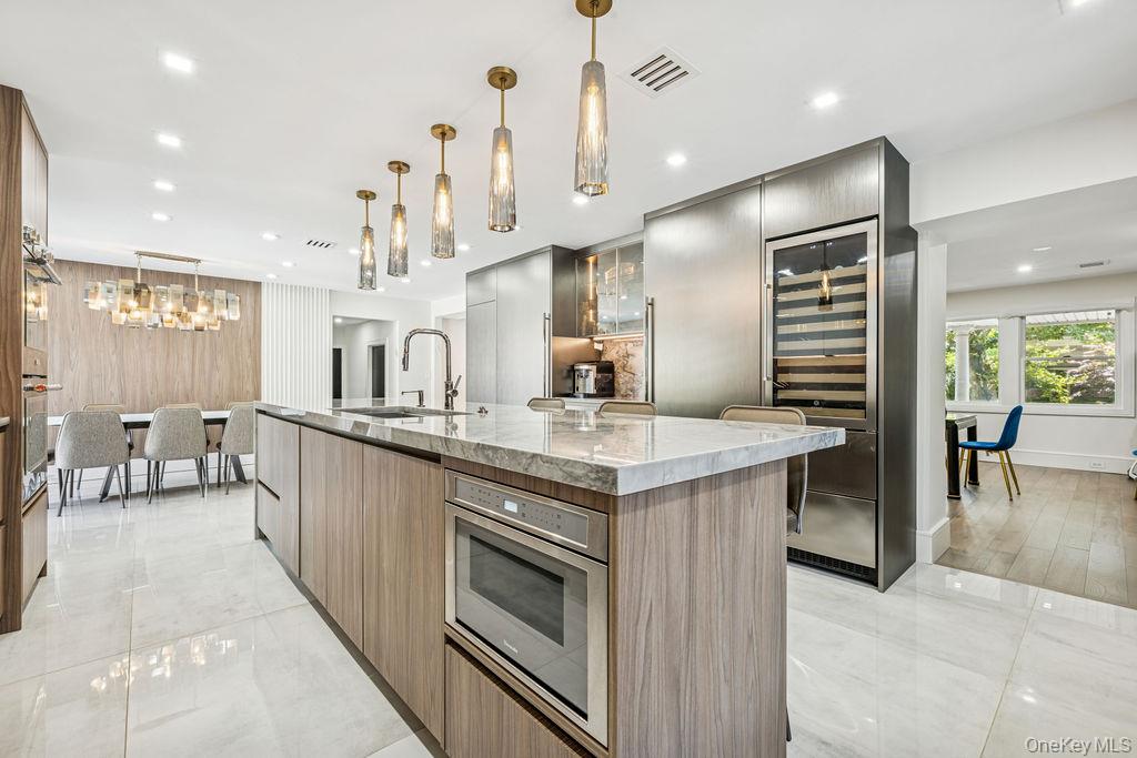 992 Dartmouth Lane, Woodmere, NY 11598