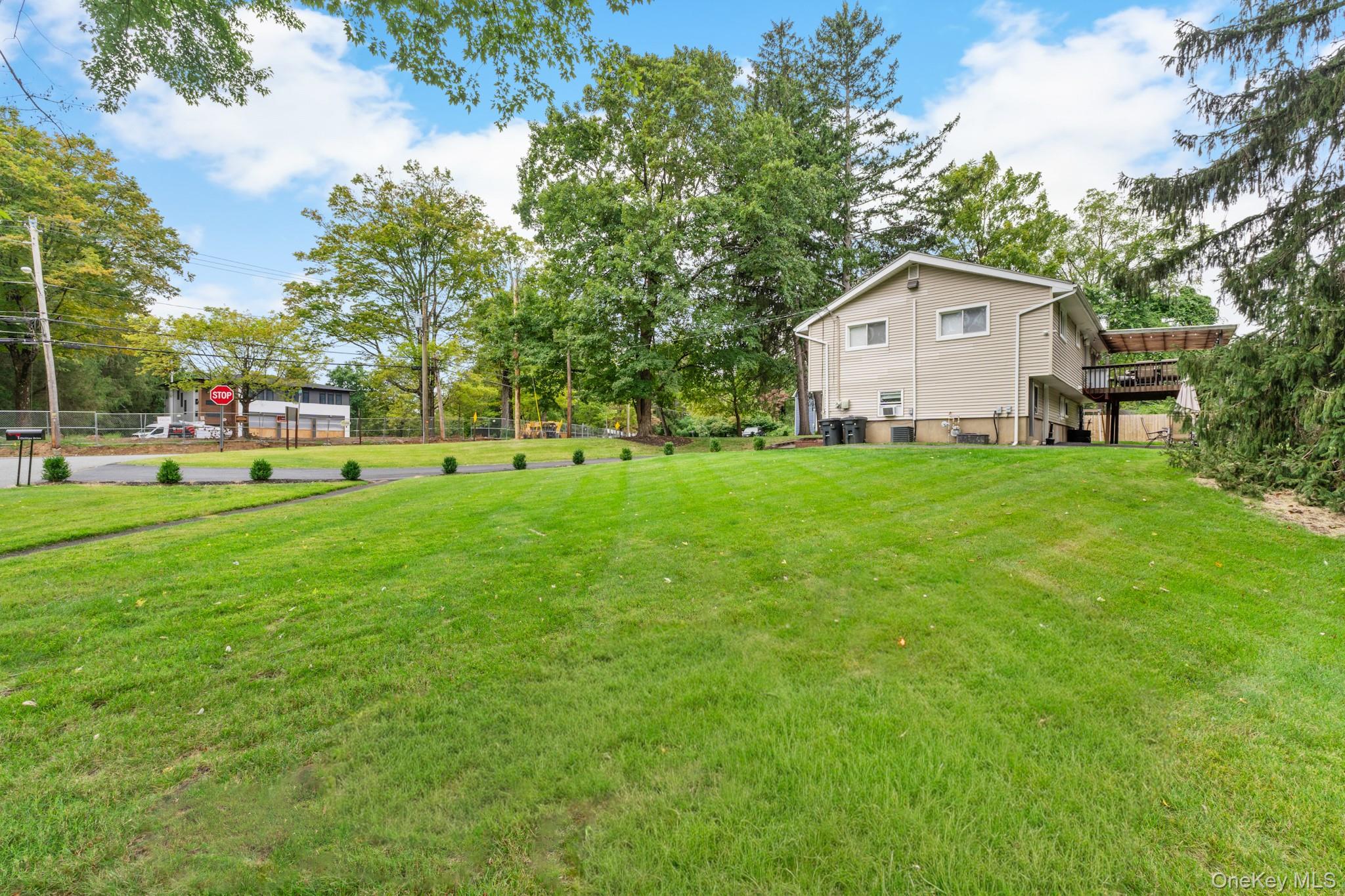 1 Phillips Drive, Airmont, NY 10901