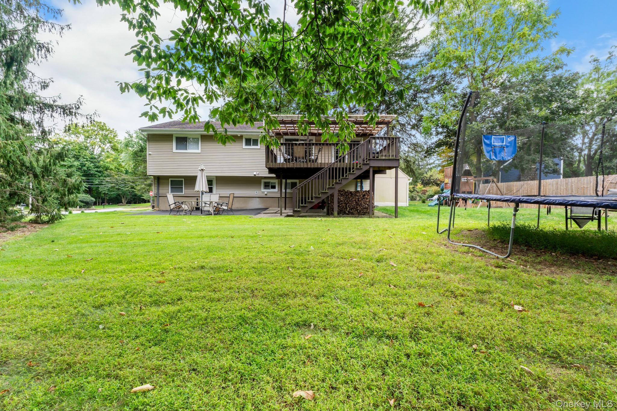 1 Phillips Drive, Airmont, NY 10901