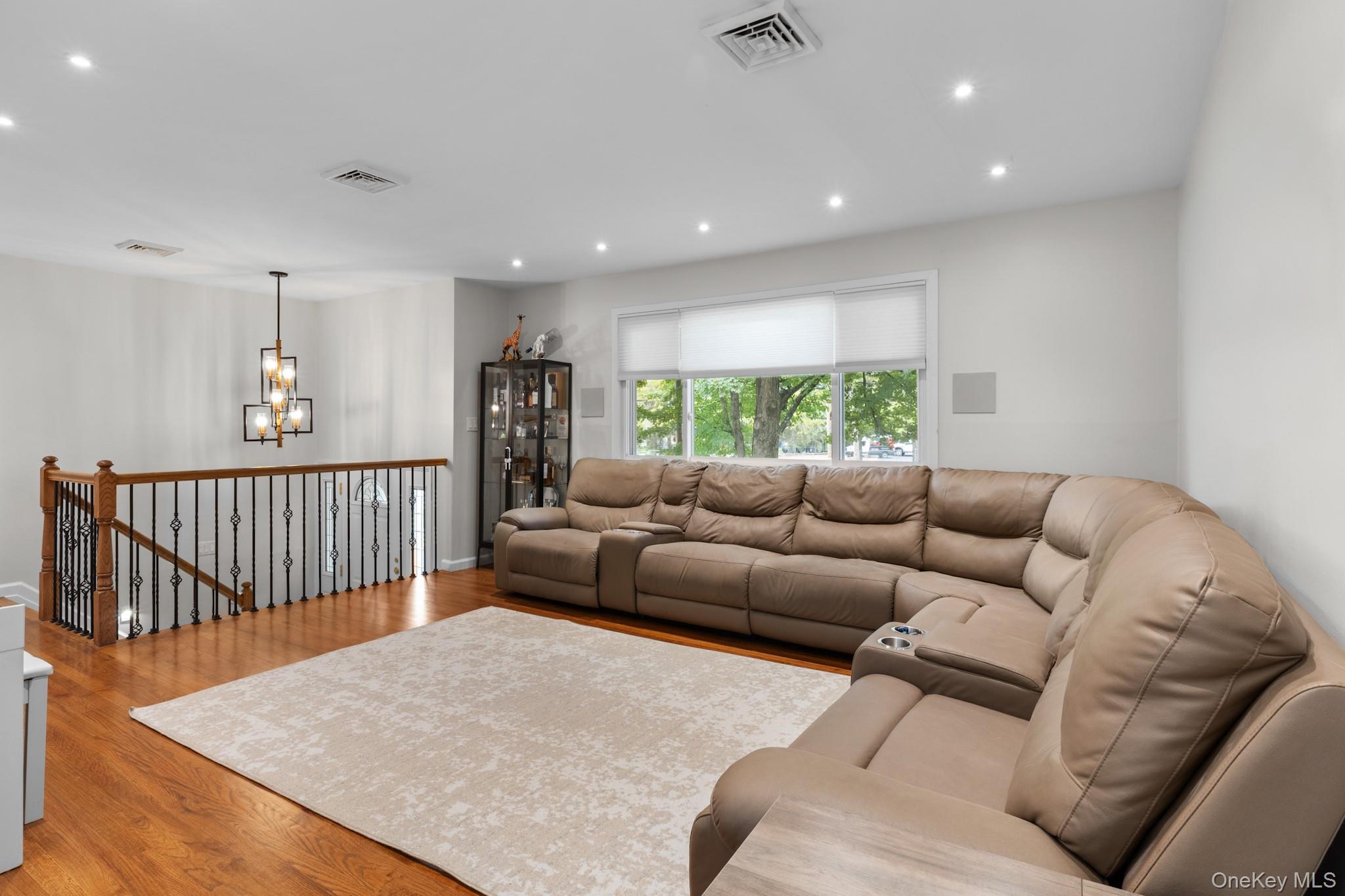 1 Phillips Drive, Airmont, NY 10901