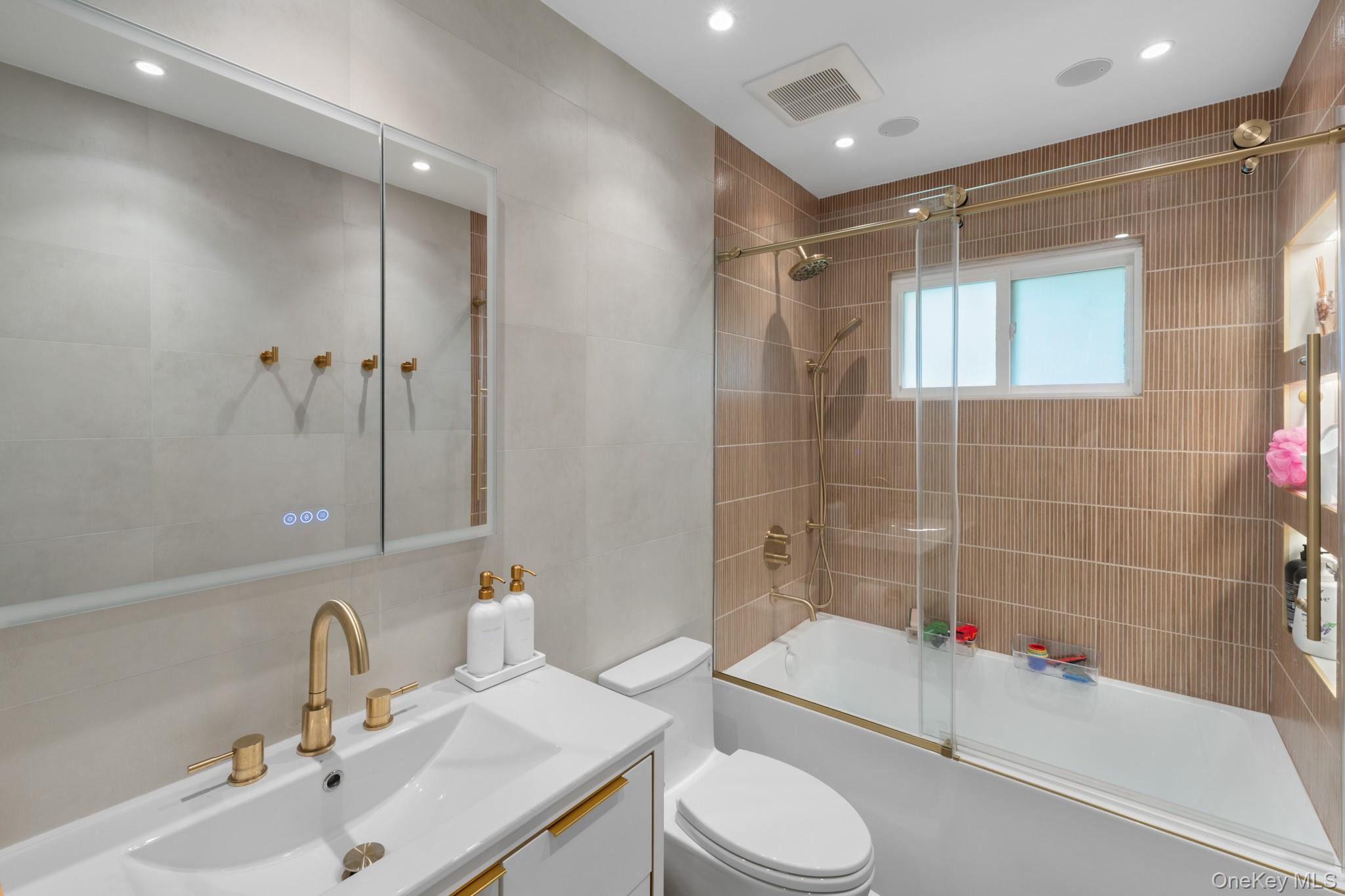 1 Phillips Drive, Airmont, NY 10901