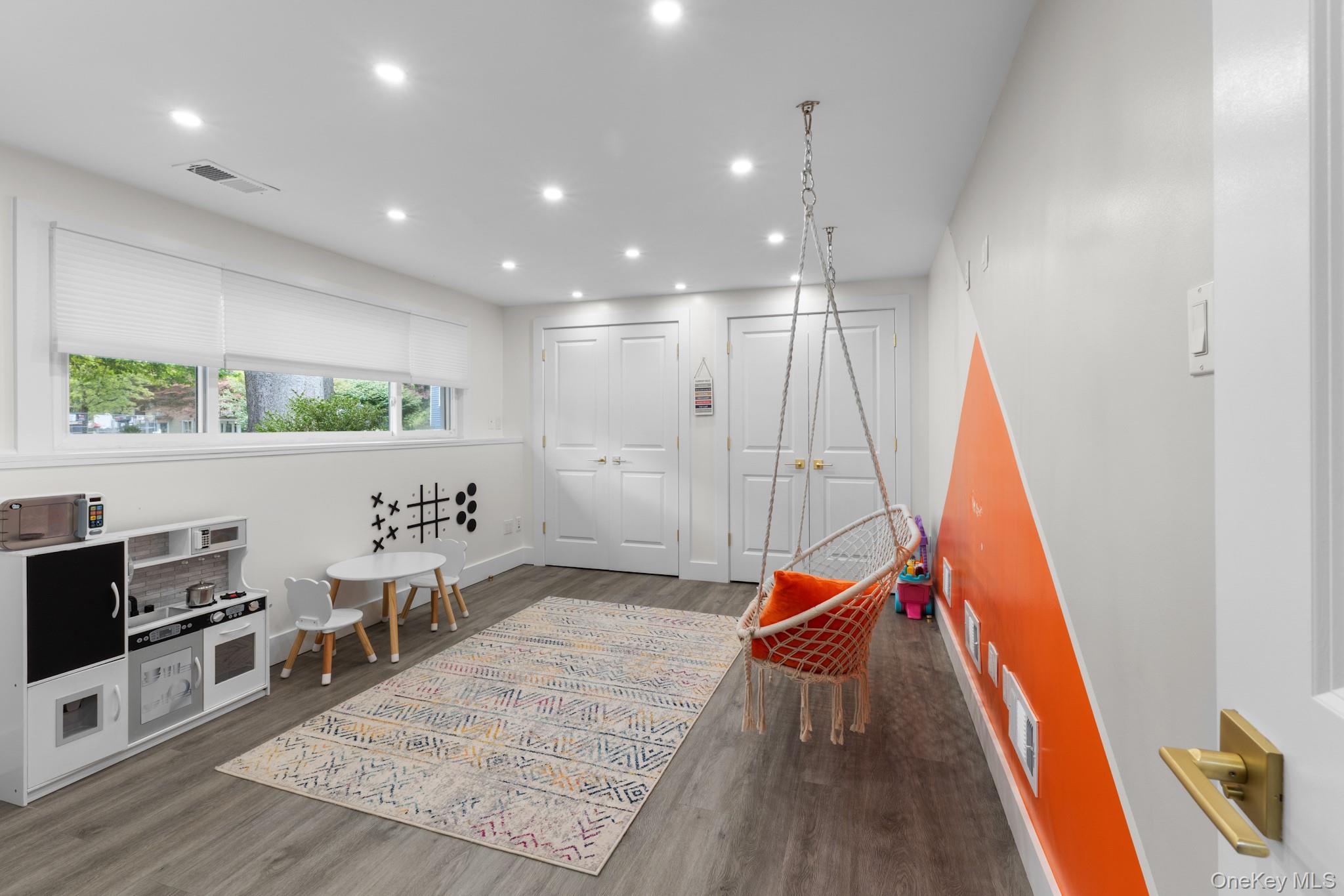 1 Phillips Drive, Airmont, NY 10901