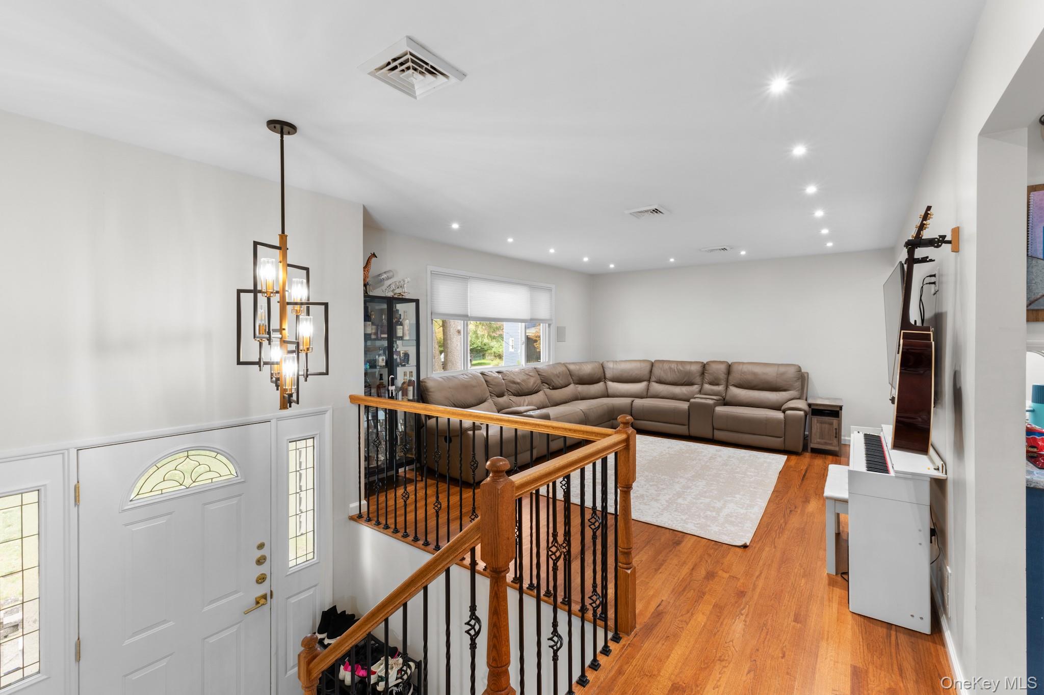 1 Phillips Drive, Airmont, NY 10901