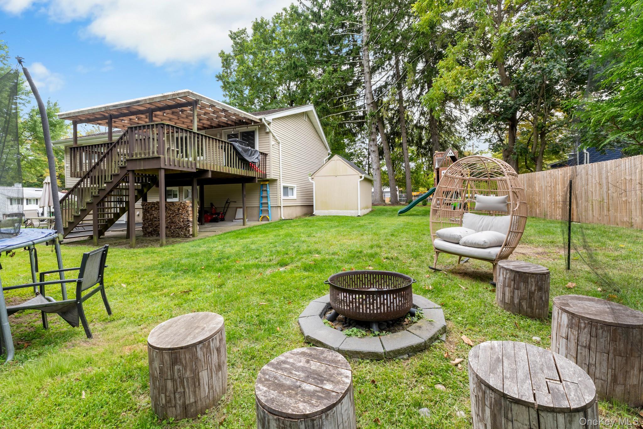 1 Phillips Drive, Airmont, NY 10901